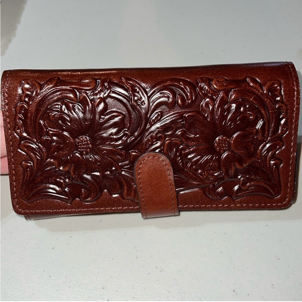 Like anew Patricia Nash Wallet
